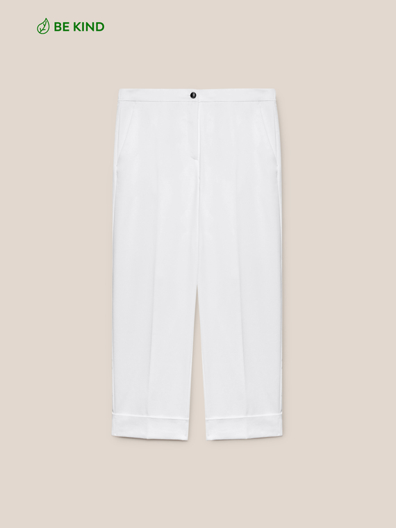 Cropped trousers in sustainable cotton