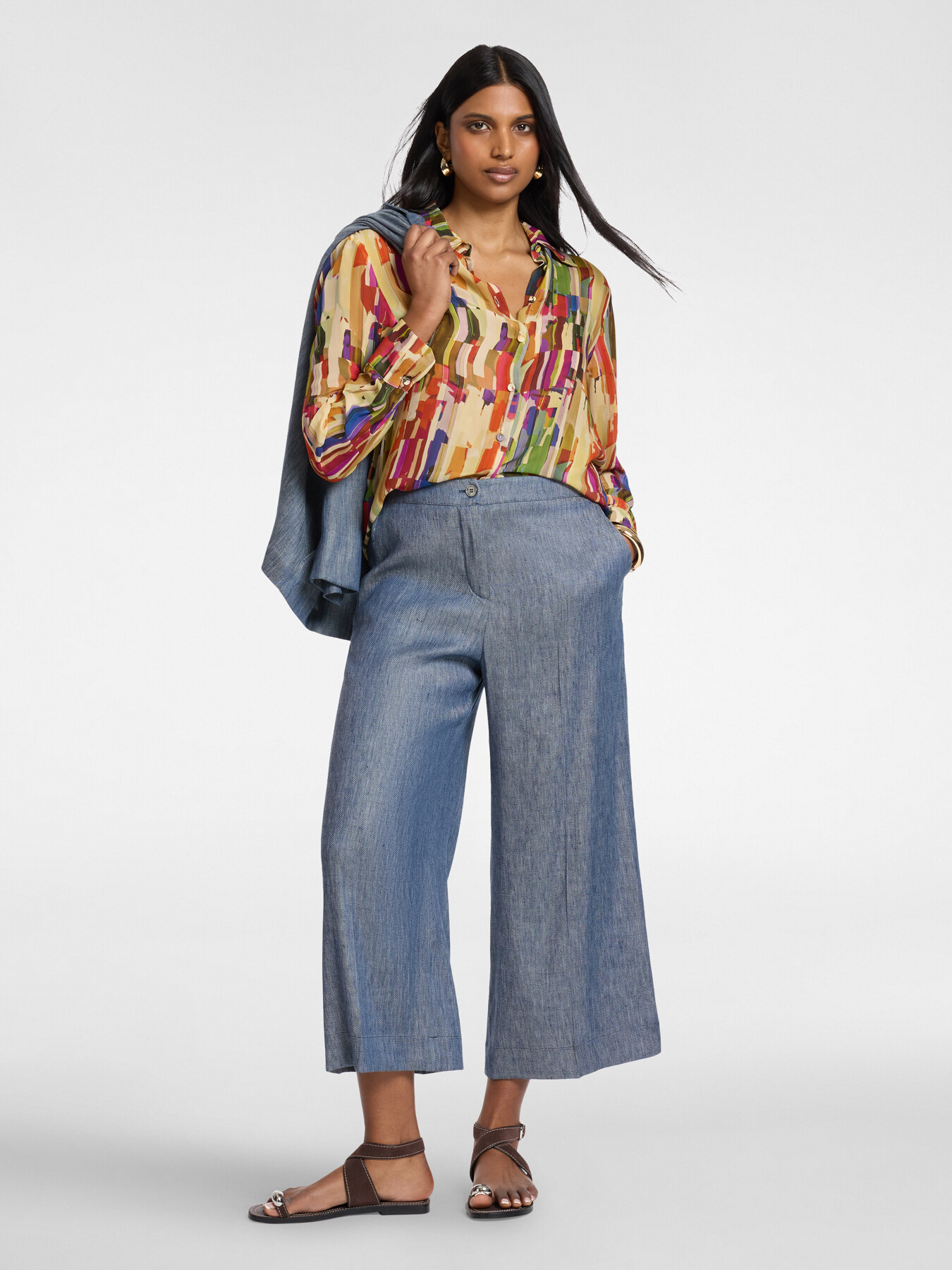 Cropped linen trousers with denim effect image number 0