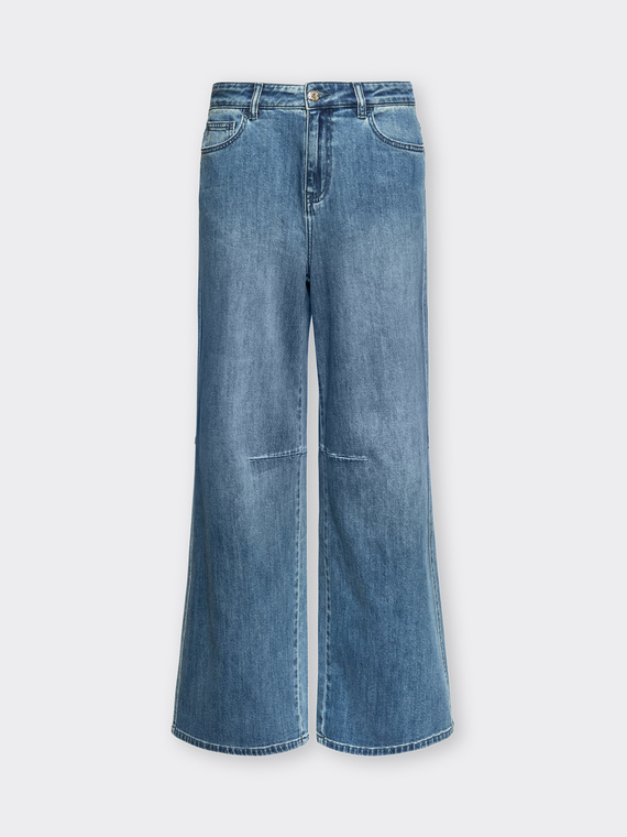 Jean flare avec d&eacute;tails cousus