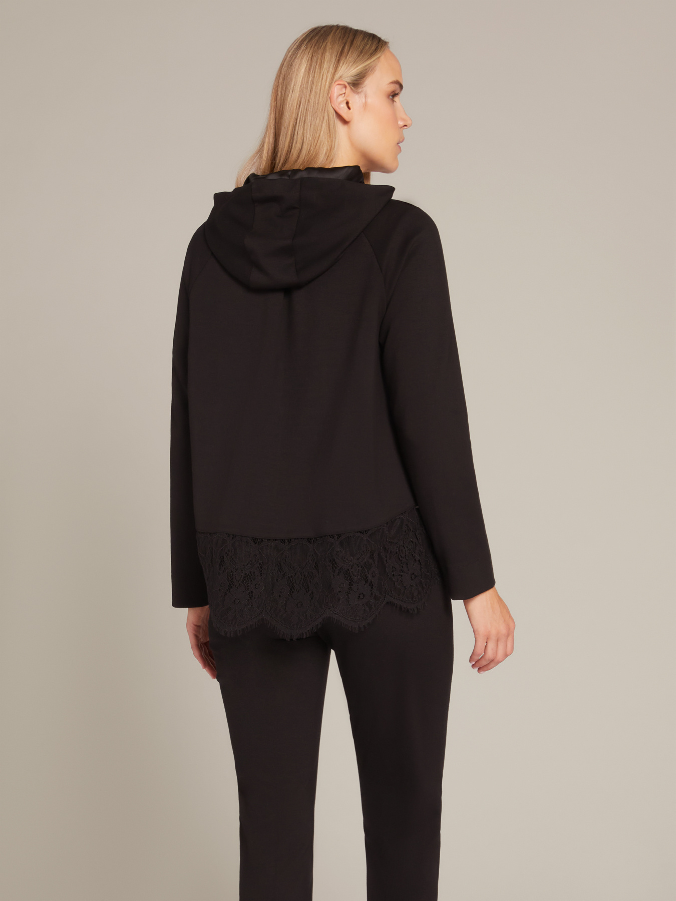 Felpa con cappuccio e pizzo image number 2