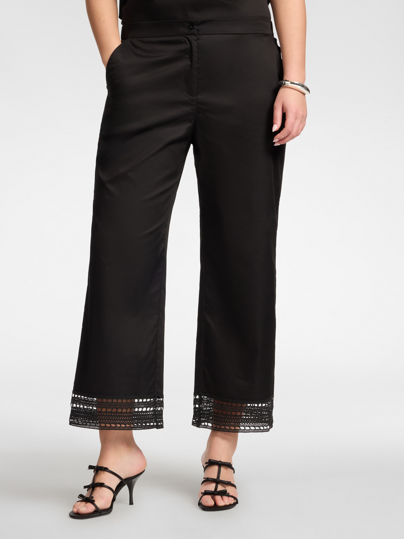 Pantalon en m&eacute;lange de coton avec dentelle image number 2