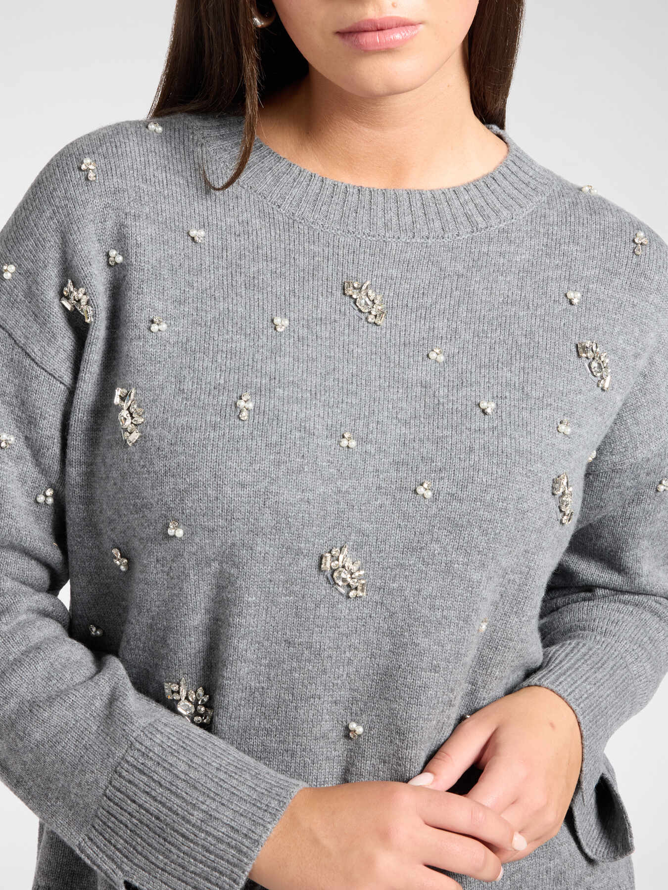 Pull ras du cou en pure laine avec broderie image number 3