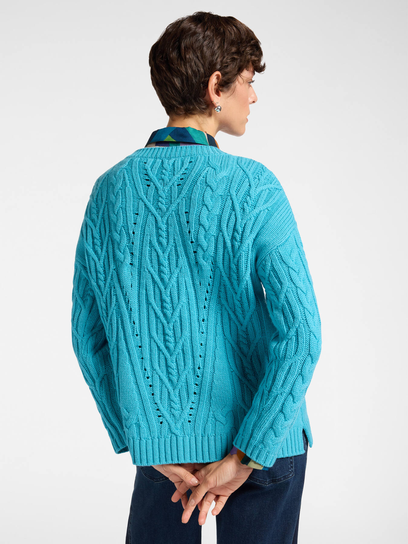 Maglia in lana con lavorazione trecce image number 1