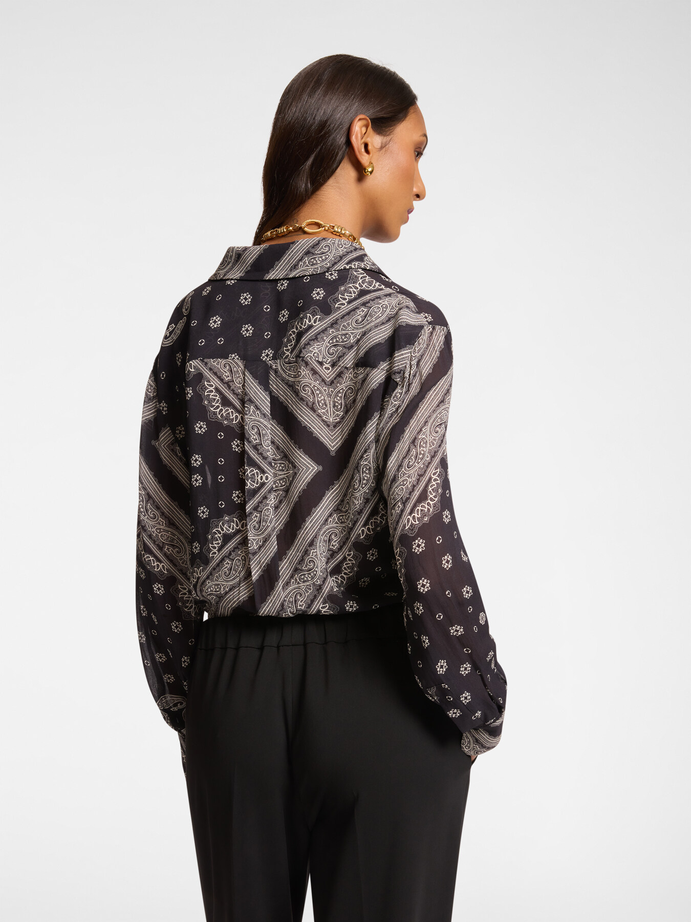 Scarf print shirt image number 1