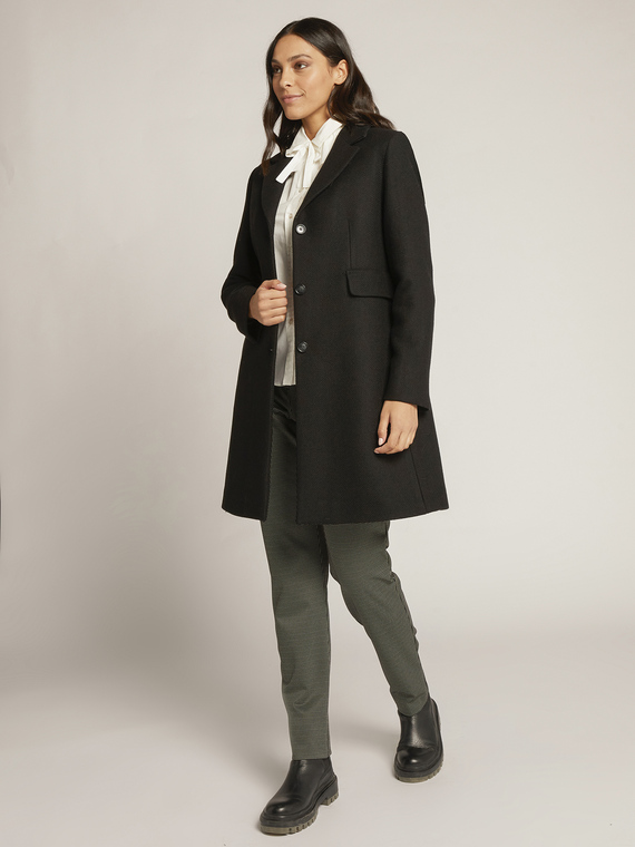 Coat with three buttons