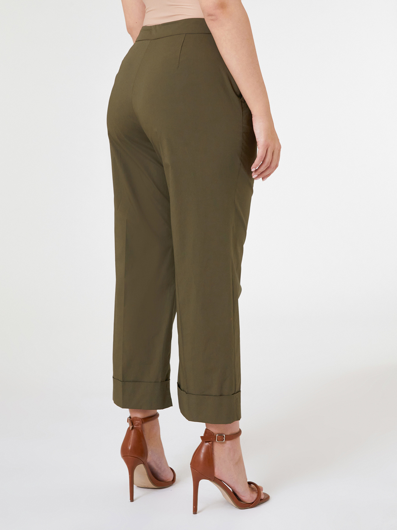 Gerade Hose aus Stretch-Canvas in Kurzform image number 2