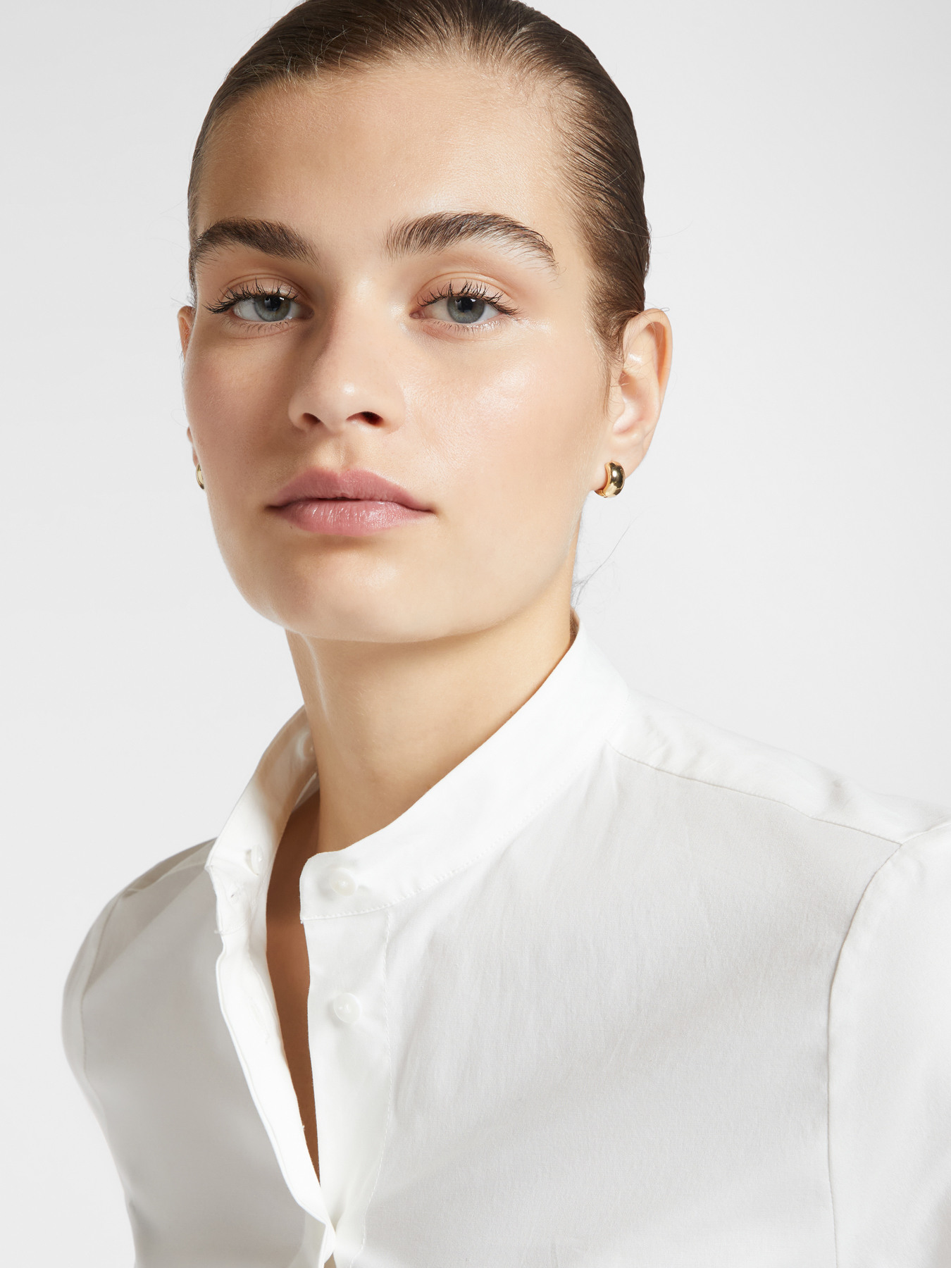 Camisa con cuello desmontable bordado image number 4