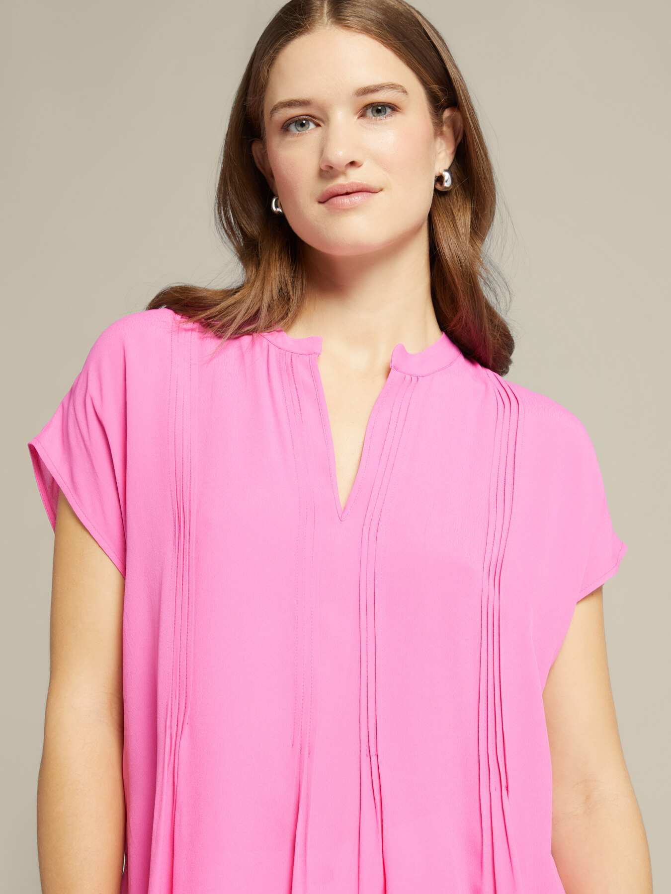 Blusa con pliegues de crep&eacute; chino image number 3