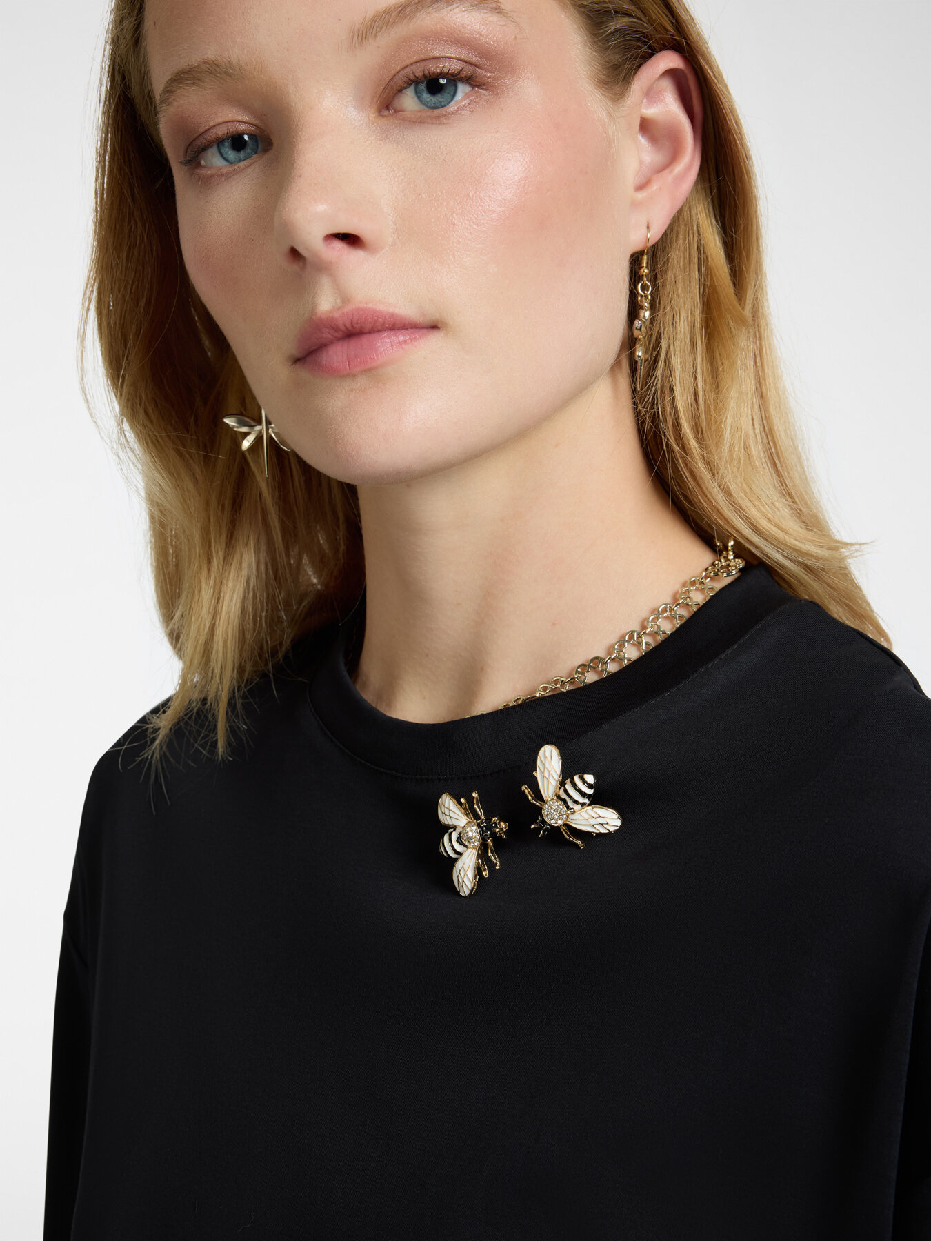 Camiseta con aplicaciones image number 2