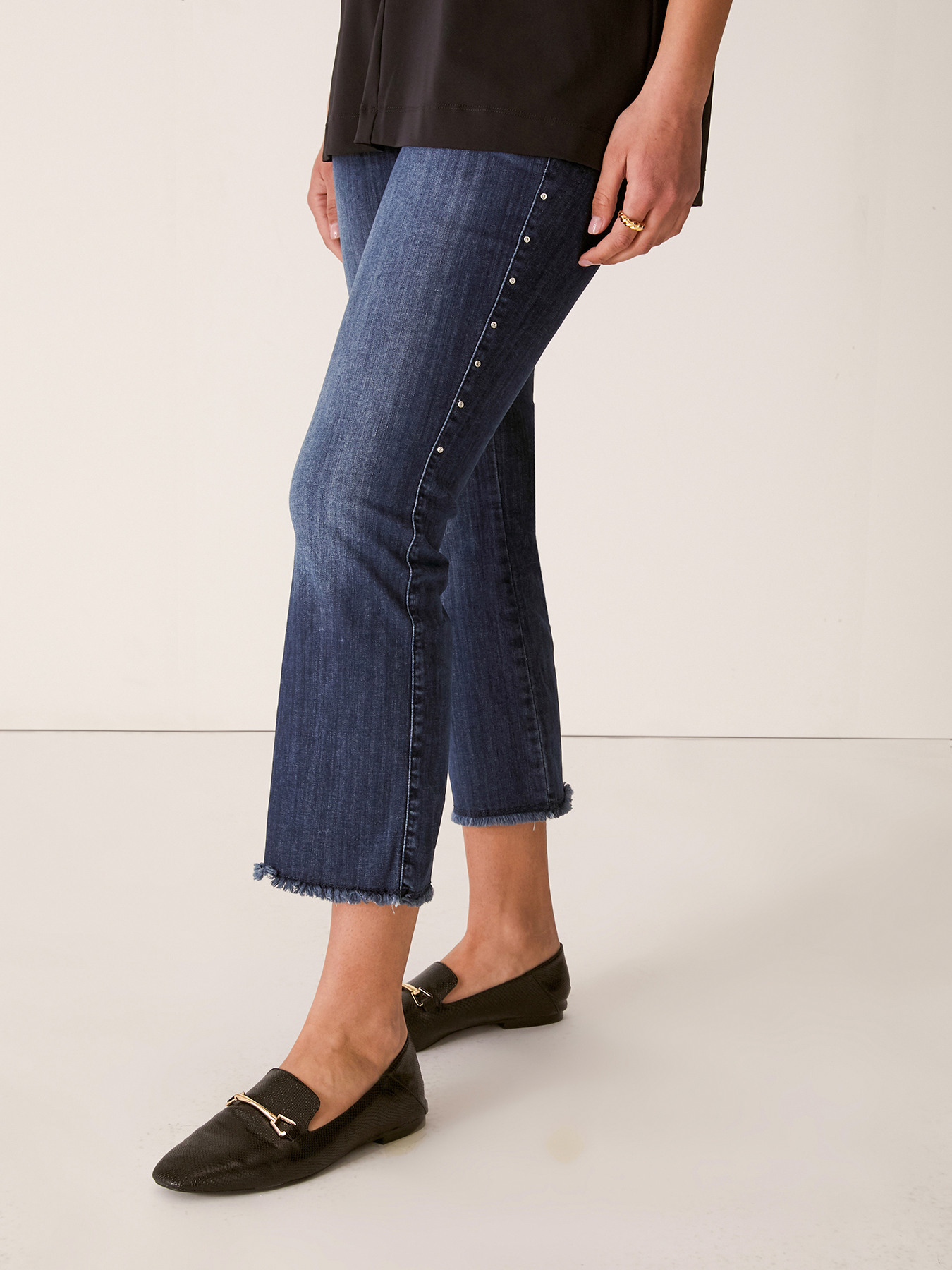 Jean kick flare image number 4