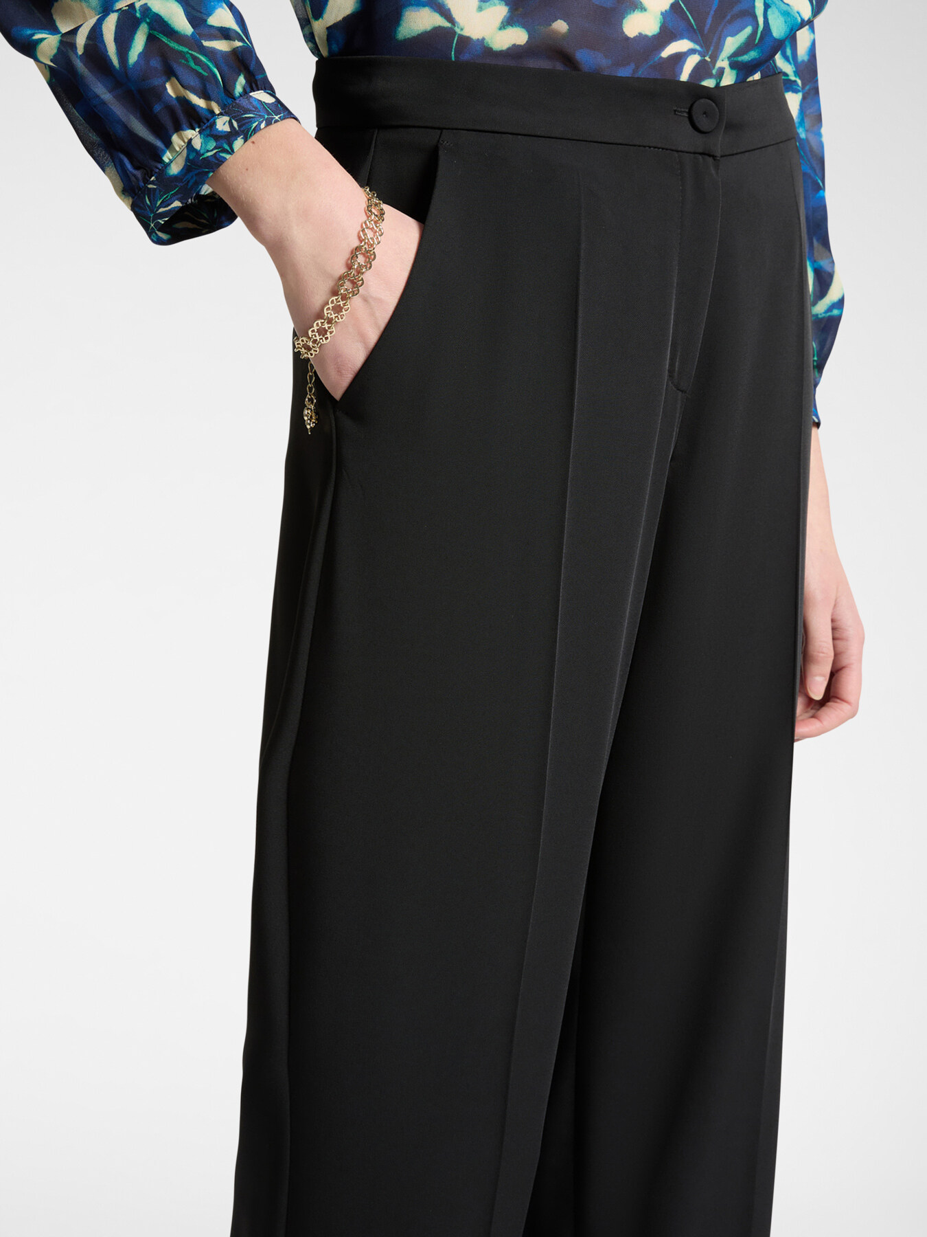 Pantaloni in cady stretch image number 3