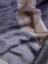 Écharpe à carreaux en laine image number 1
