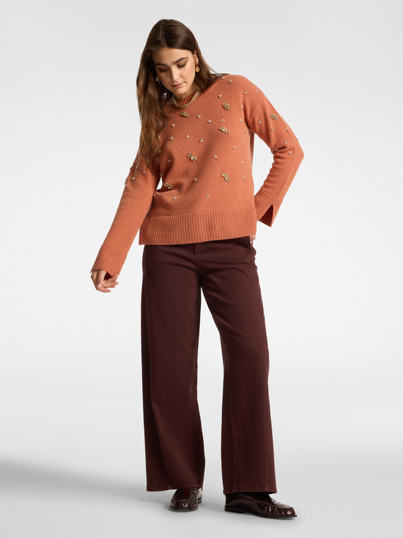 Wide-leg trousers