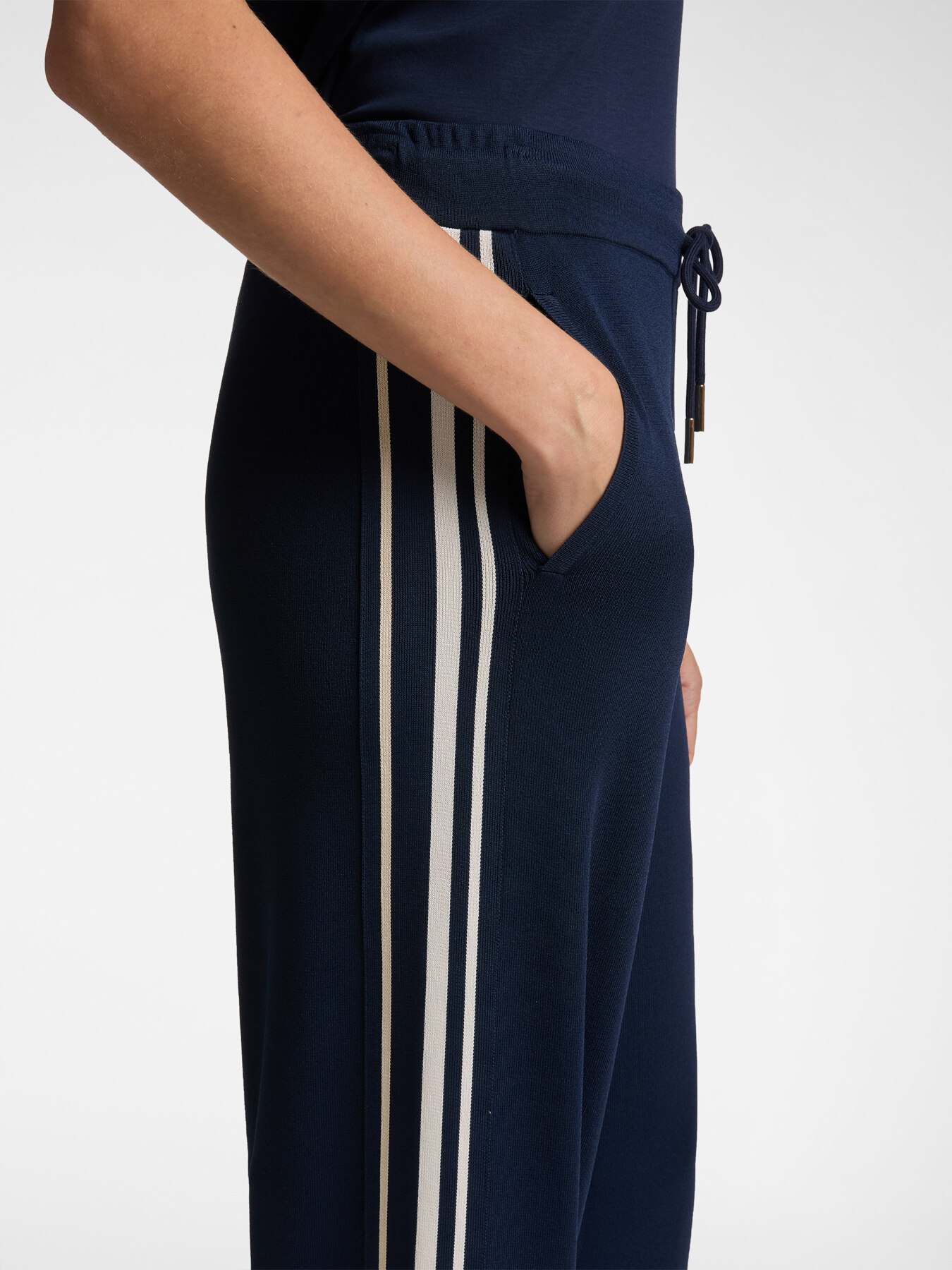 Knit trousers with striped trims image number 3