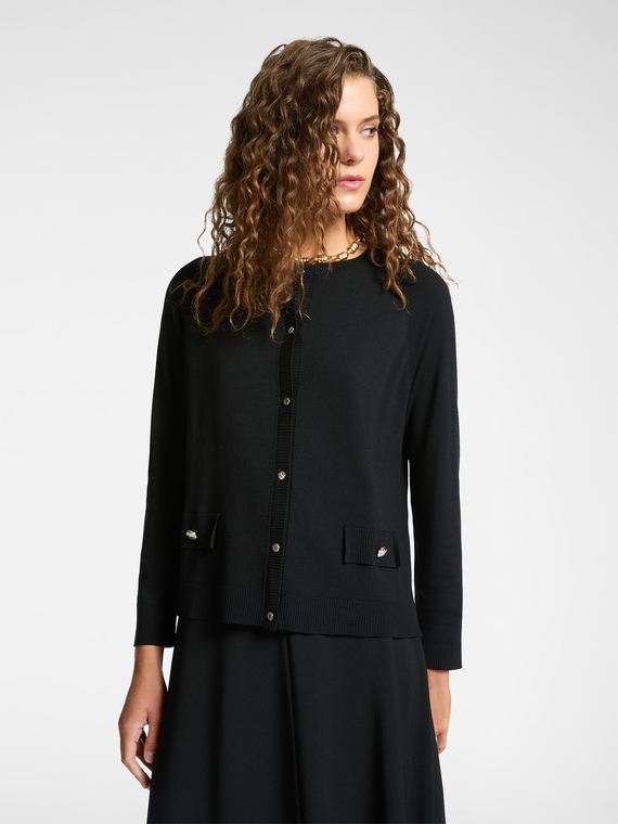 Strickjacke mit Kn&ouml;pfen