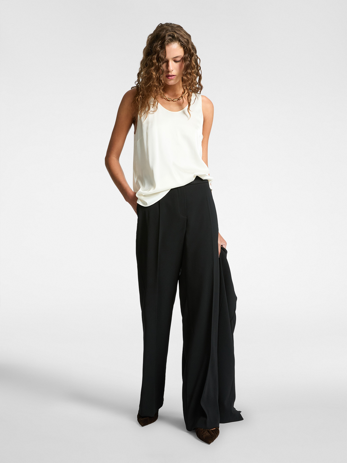 Top in raso image number 2