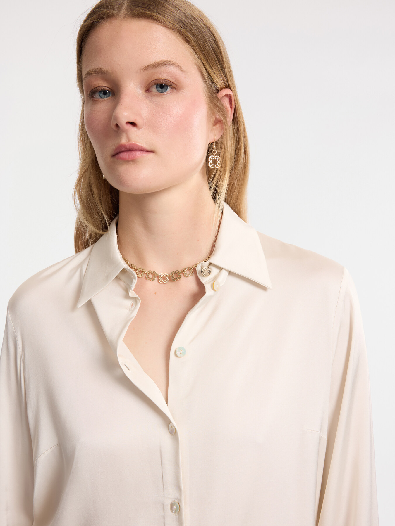 Chemise en satin extensible image number 3