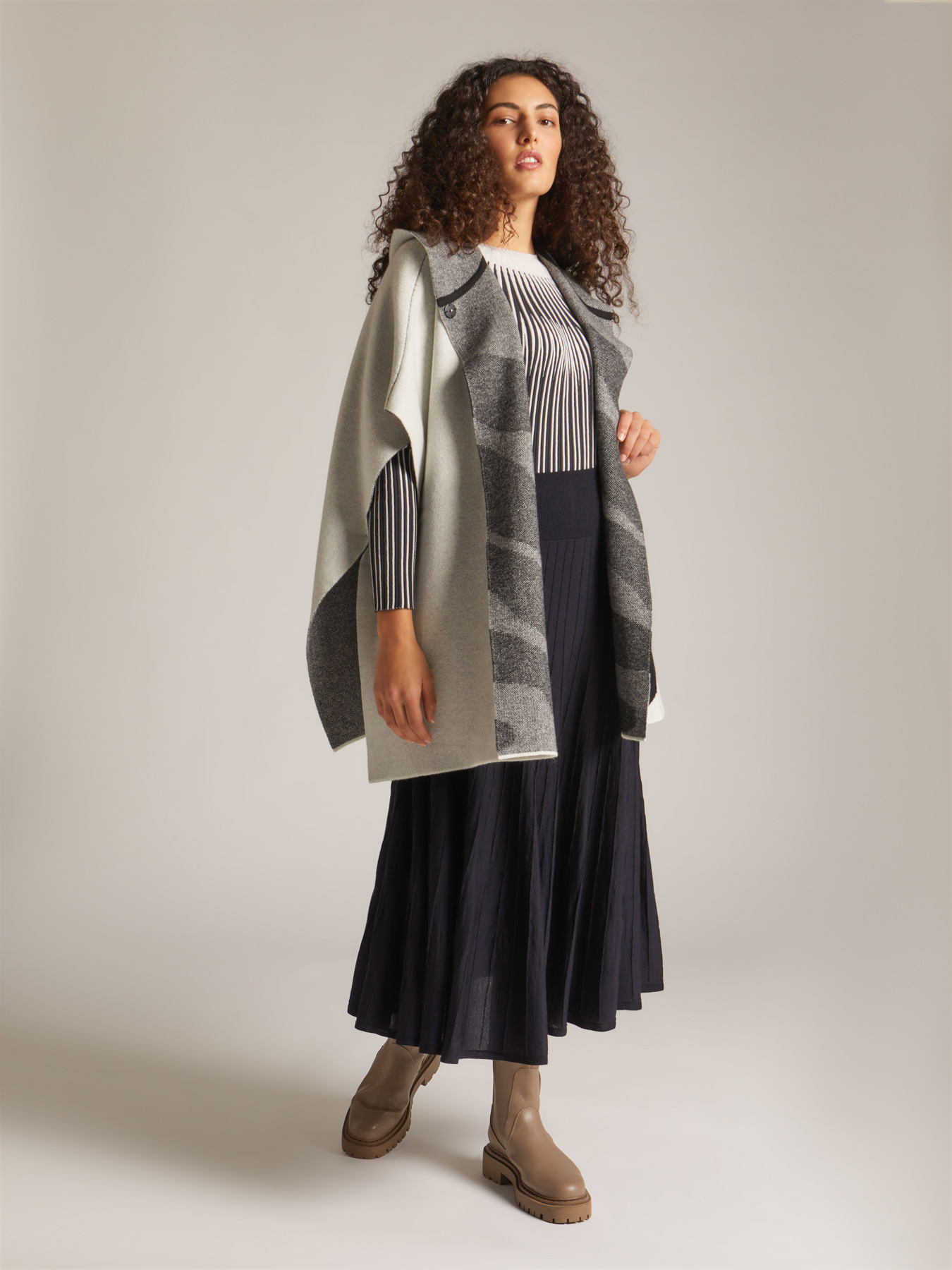 Falda plisada de lana superligera image number 0