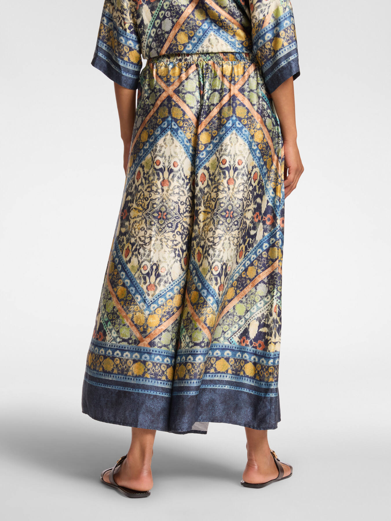 Pantaloni cropped stampati image number 1