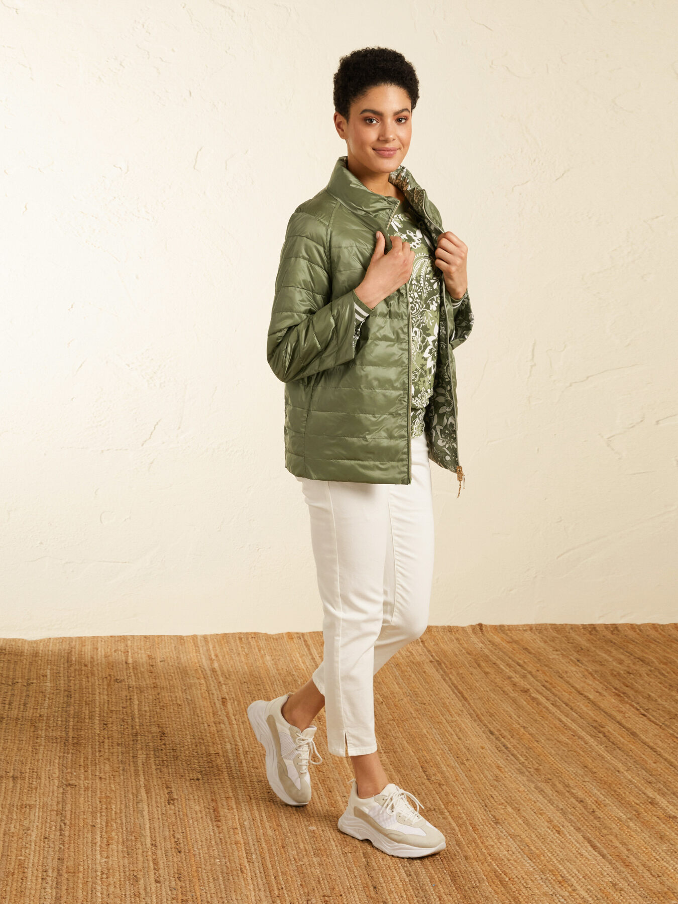 Lightweight reversible jacket image number 3