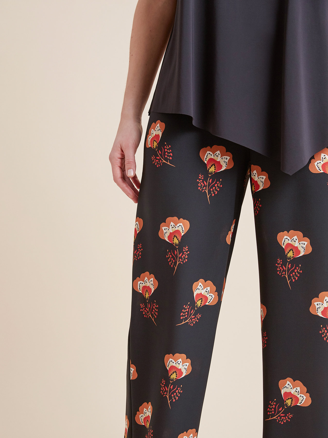 Top with asymmetrical hem image number 2