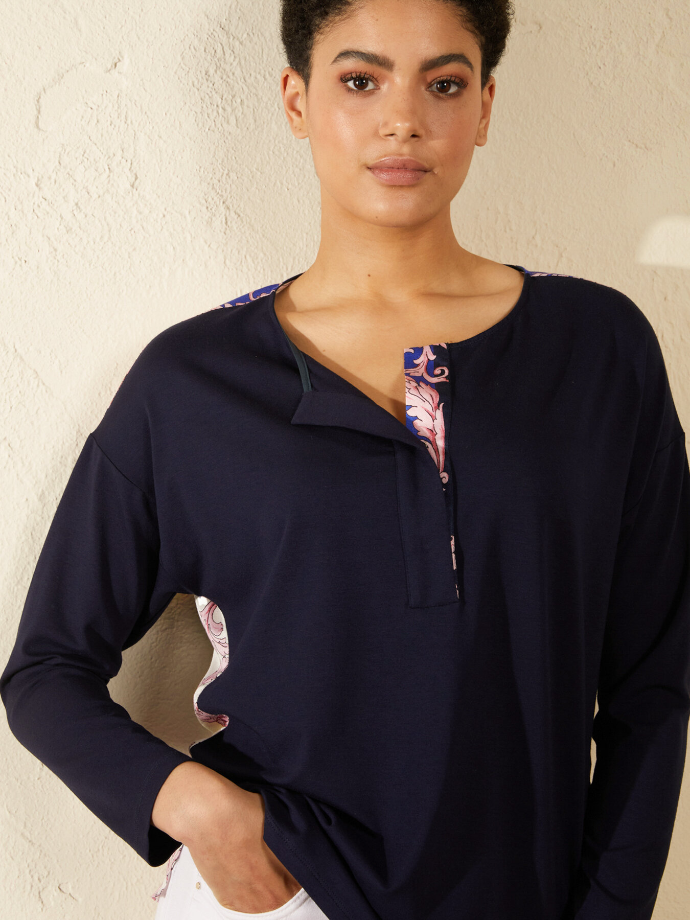 T-shirt with foulard print image number 2