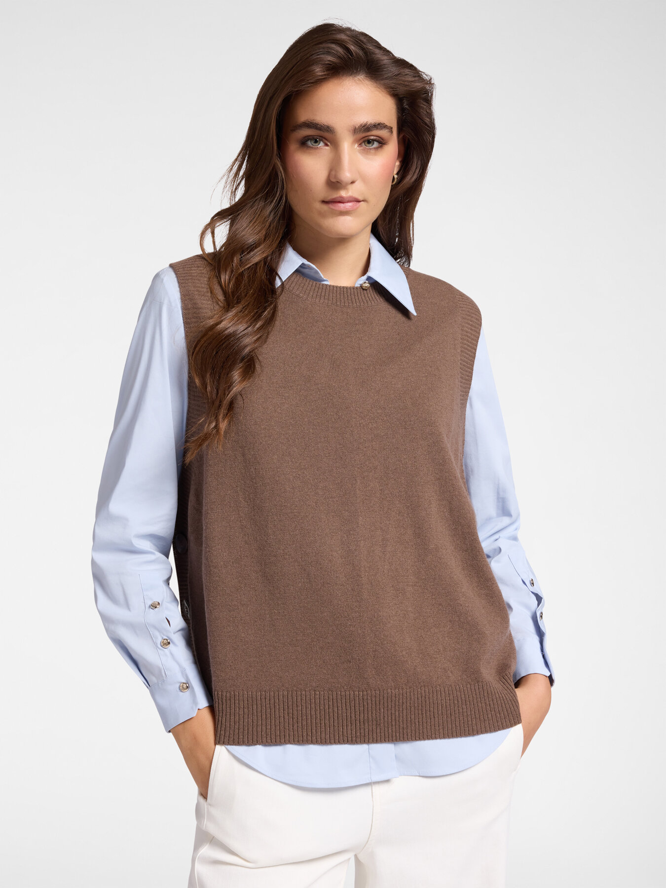 Vest with side buttons image number 3