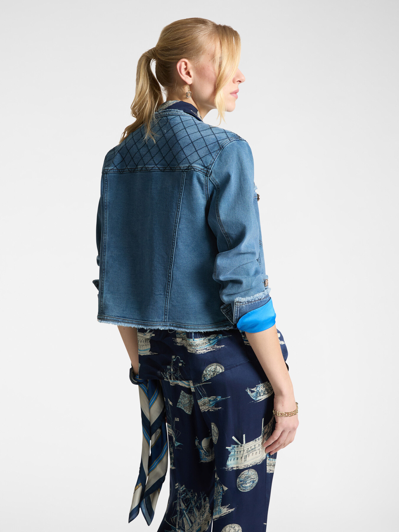 Giacca in denim con frange e ricami image number 1