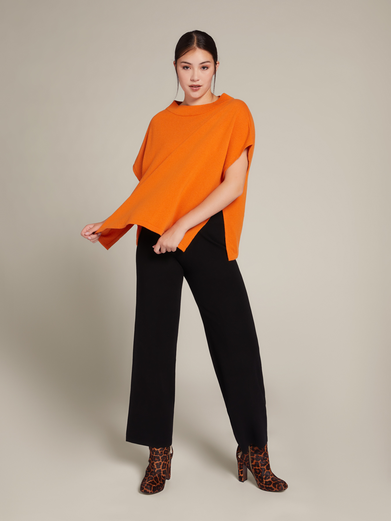 Wool cape image number 2