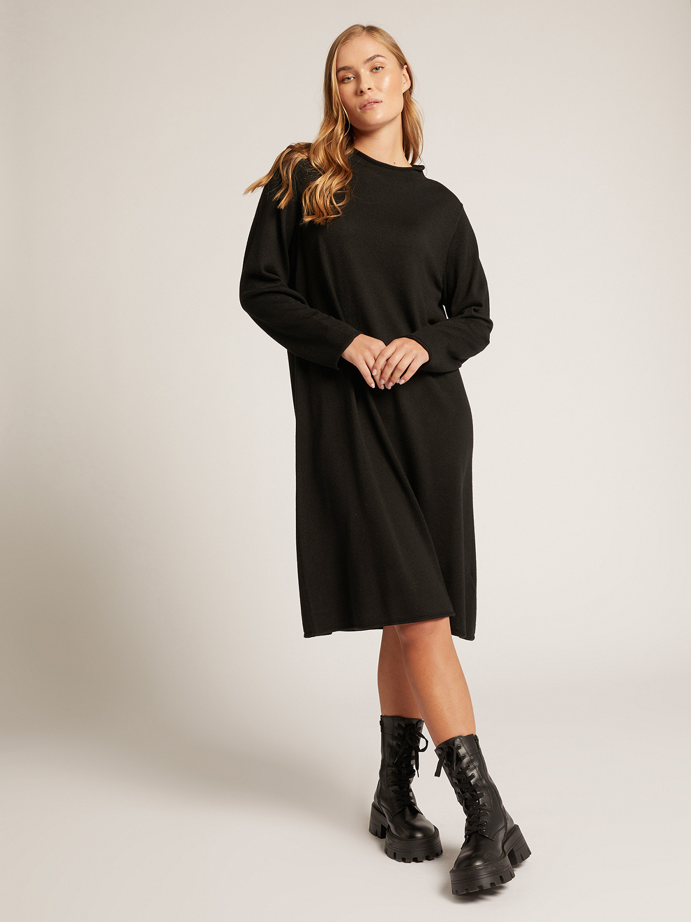 Straight wool dress image number 0