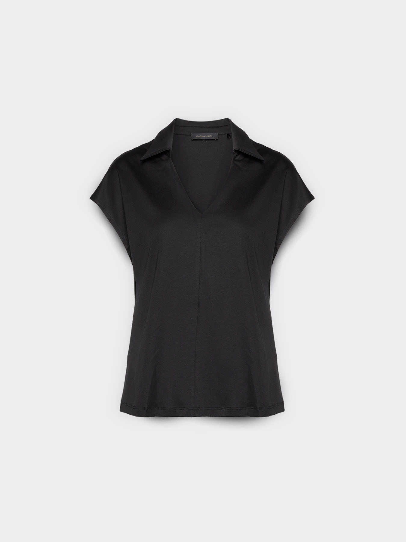 T-shirt with collar image number 4