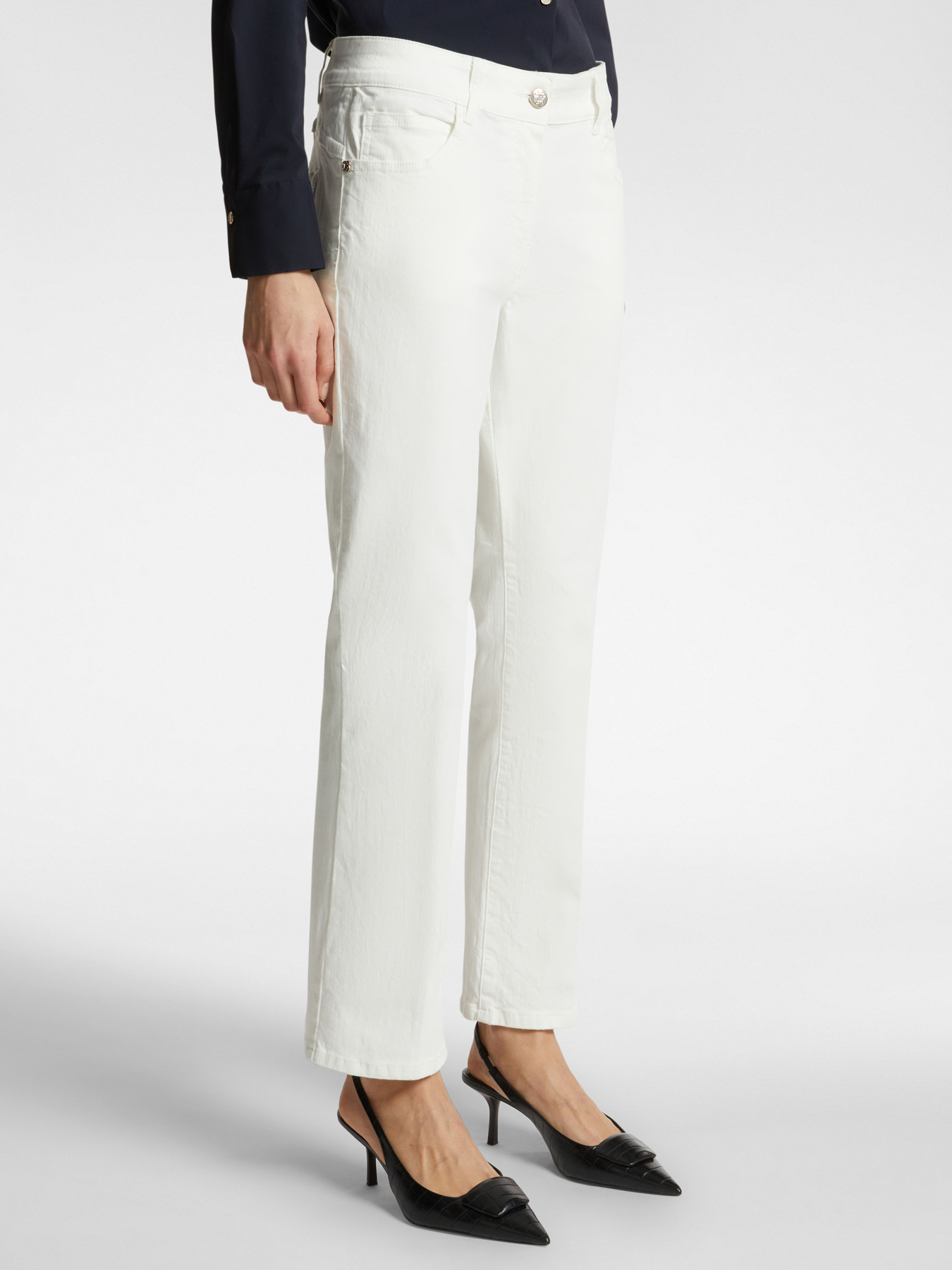 Pantalon &eacute;vas&eacute; kick flare image number 2