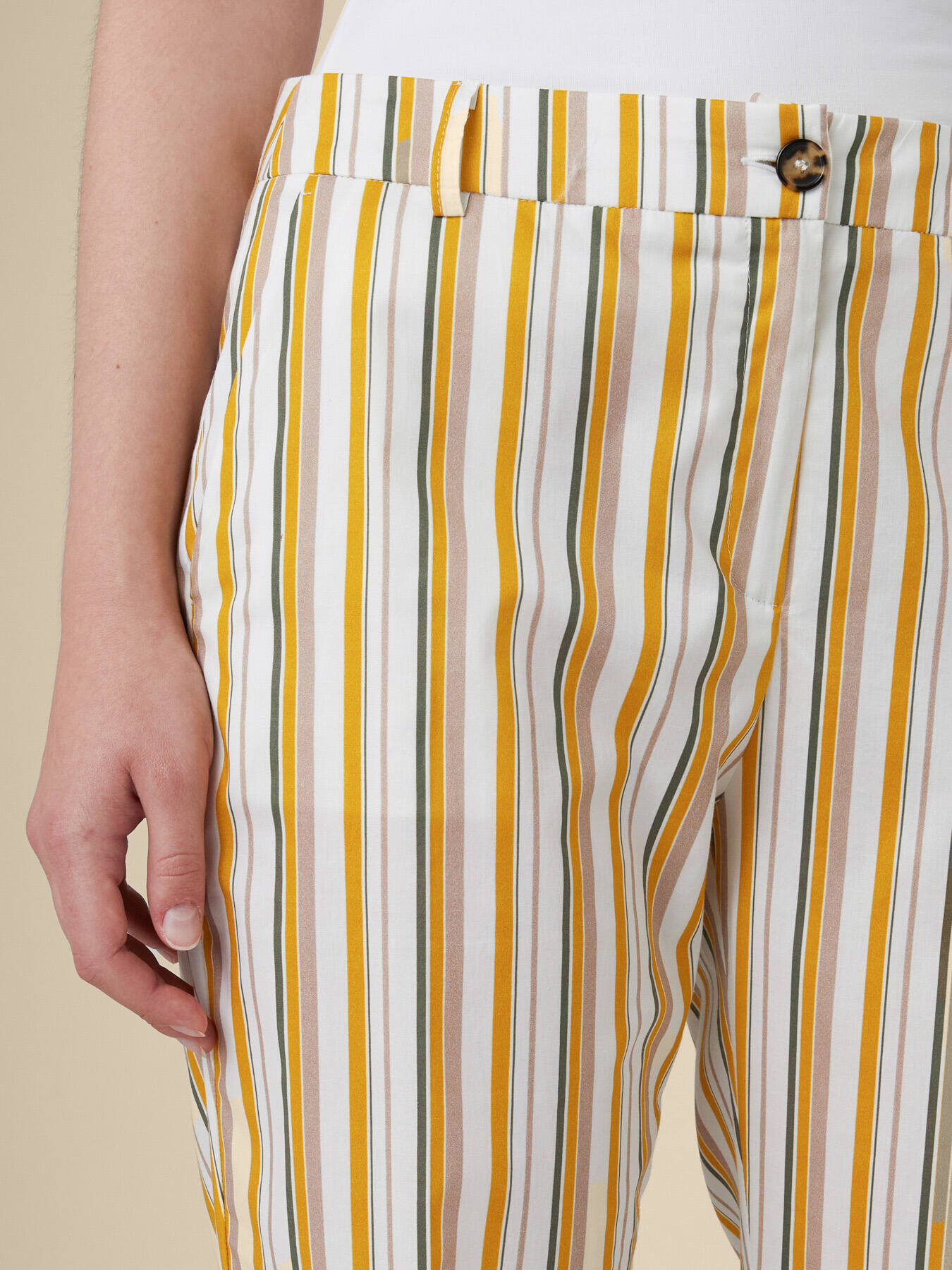 Printed chinos image number 2