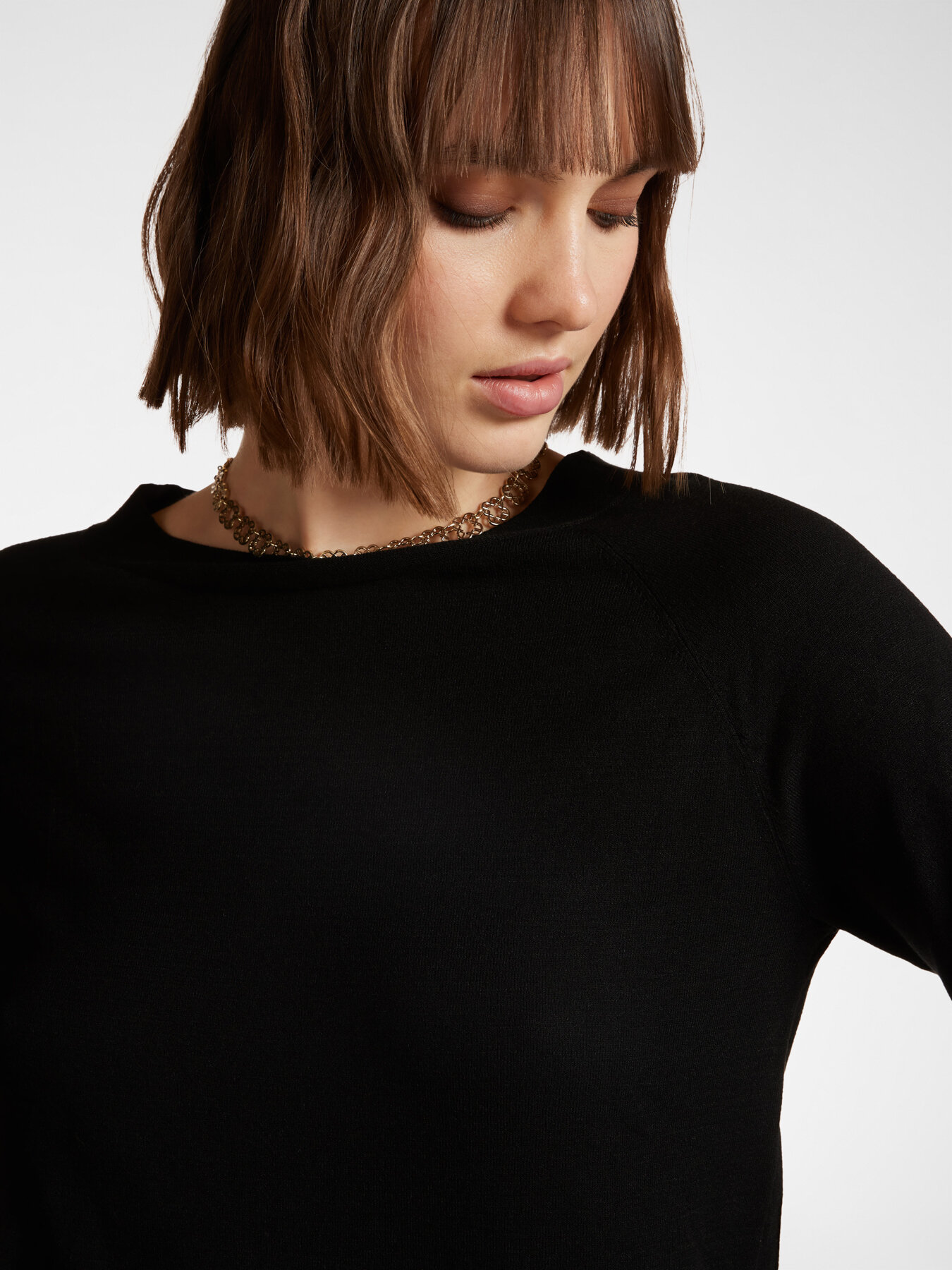 Su&eacute;ter de cuello barco image number 3