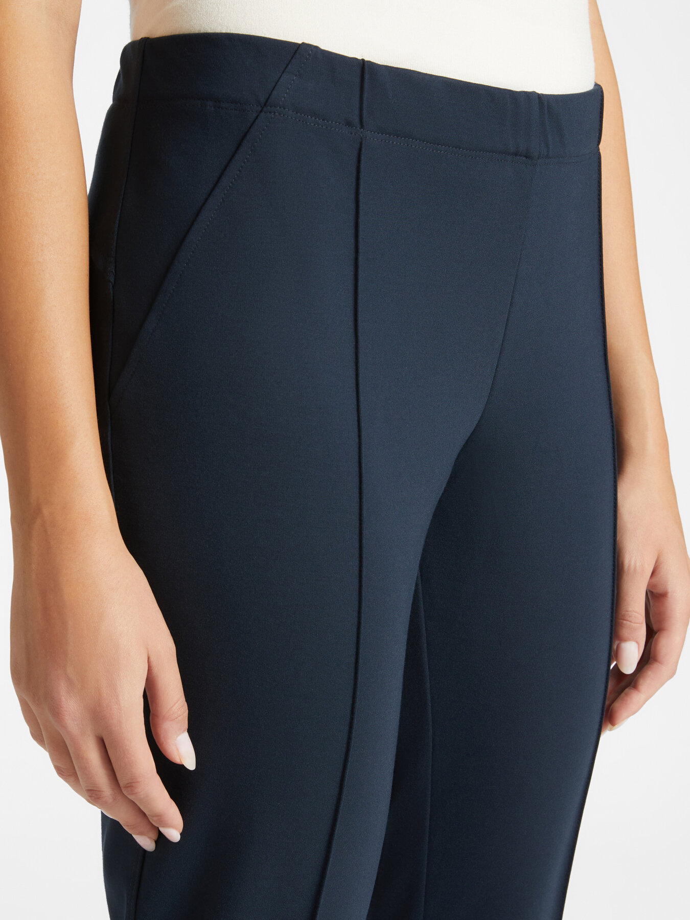 Pantalon coupe slim en point de Milan image number 3