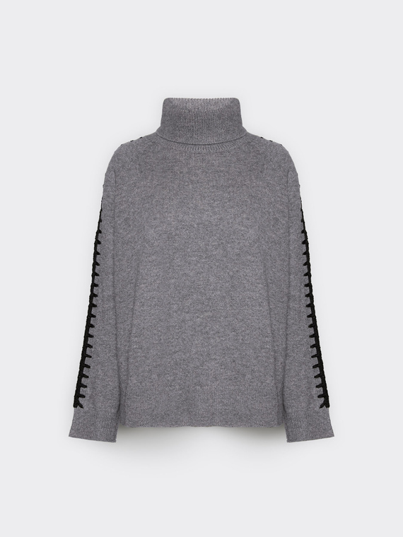 Pull en laine brod&eacute; &agrave; la main