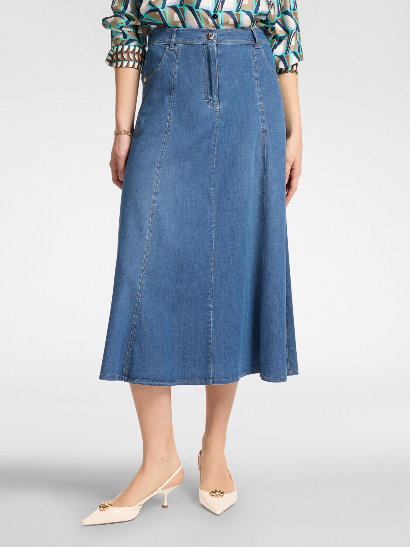 Jupe &eacute;vas&eacute;e en chambray image number 2