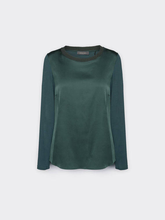 Camiseta em dois tecidos