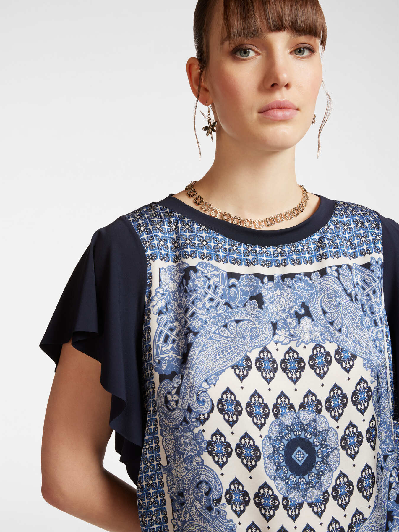 T-shirt with printed front image number 3