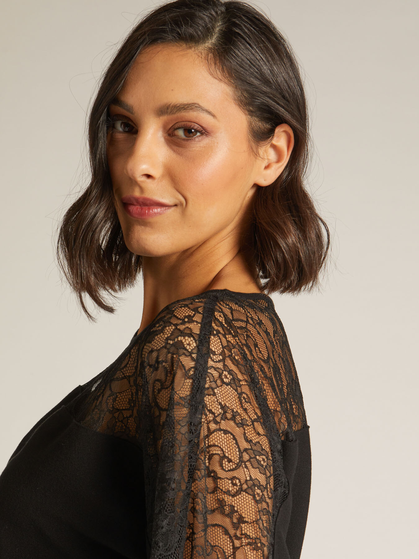 Maglia con pizzo image number 3