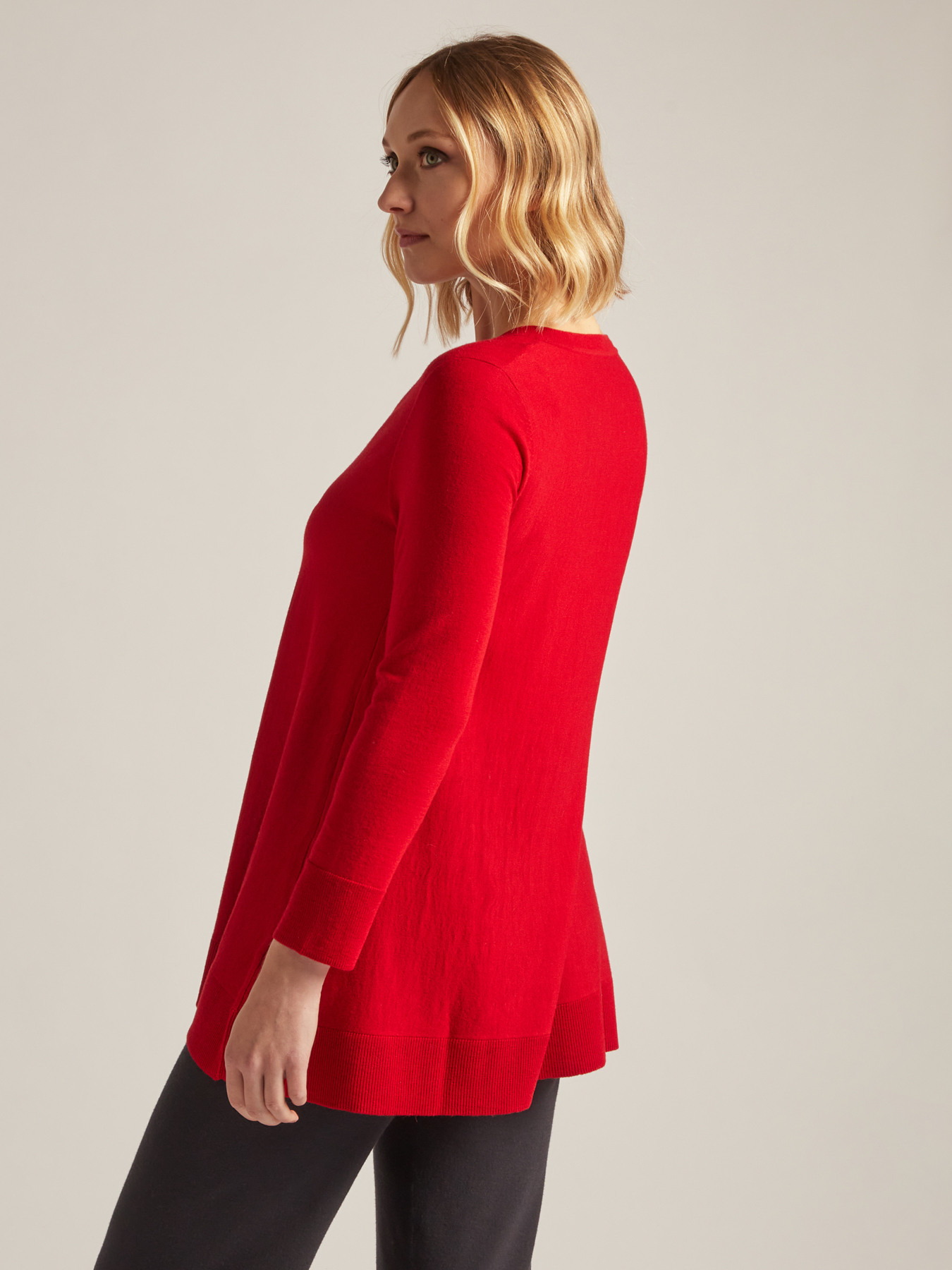 Jersey con escote de pico image number 1