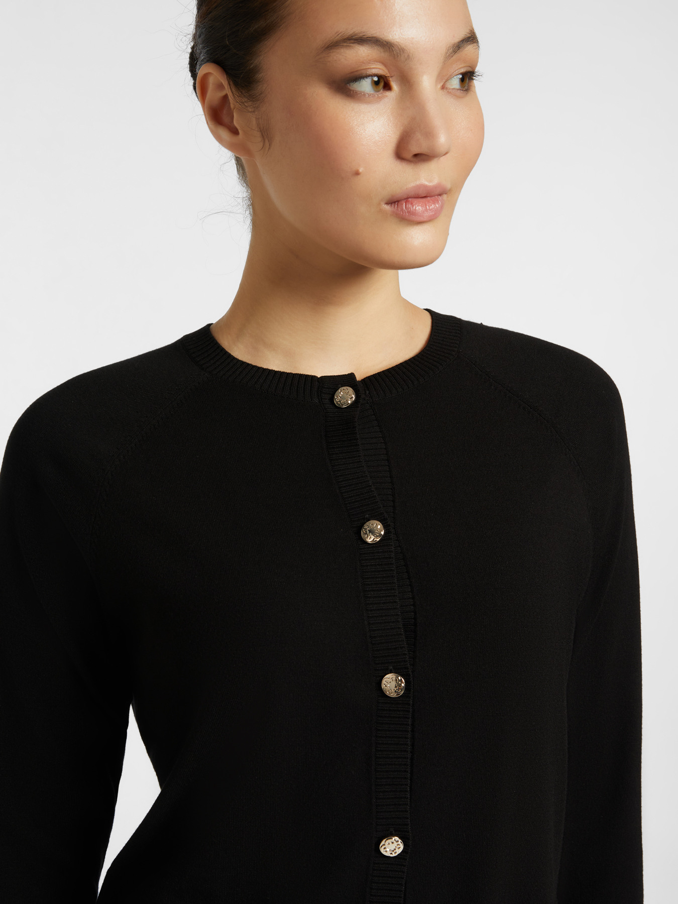 "Rebecca" cardigan in LENZING&trade; ECOVERO&trade; viscose image number 3