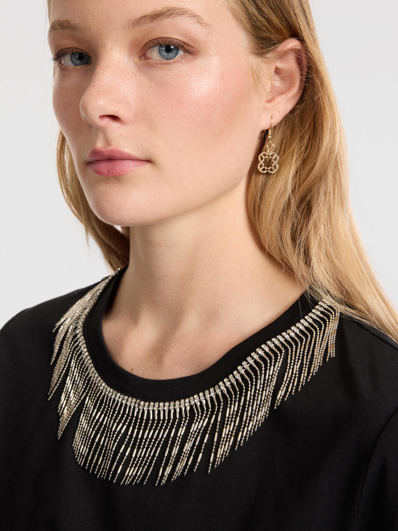 T-shirt con frange in strass image number 3