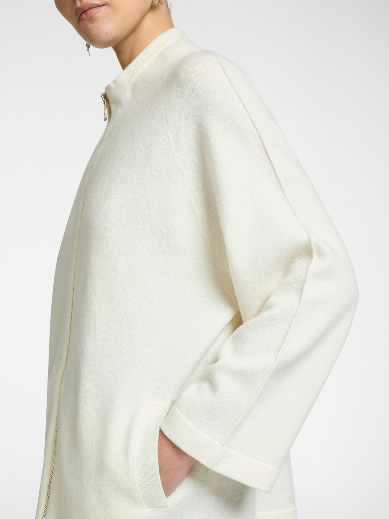 Wool cardigan image number 3