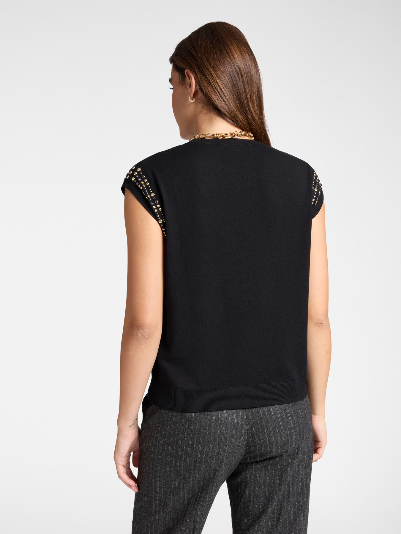 Maglia maniche corte con borchie image number 1