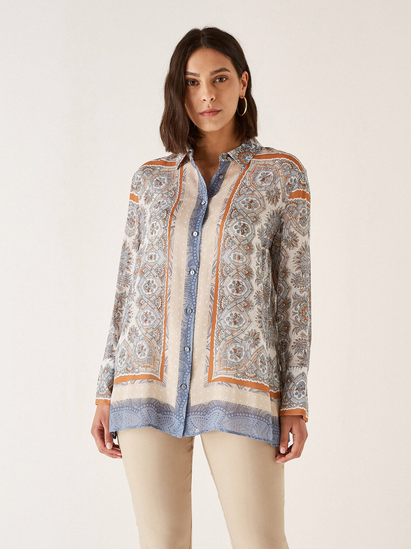 Hemdbluse mit Foulard-Druck image number 2