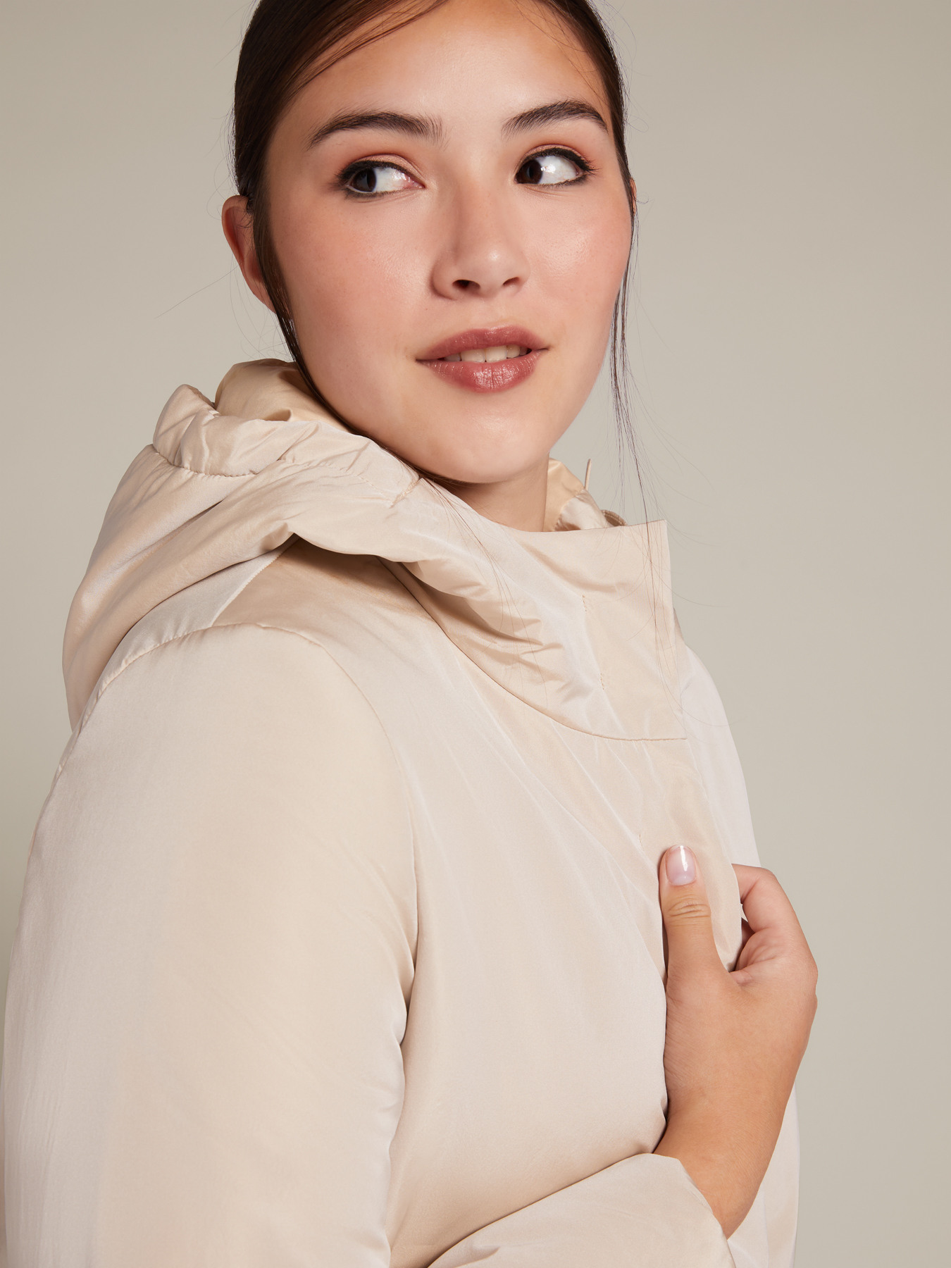 Piumino con interno in cashmere riciclato image number 3