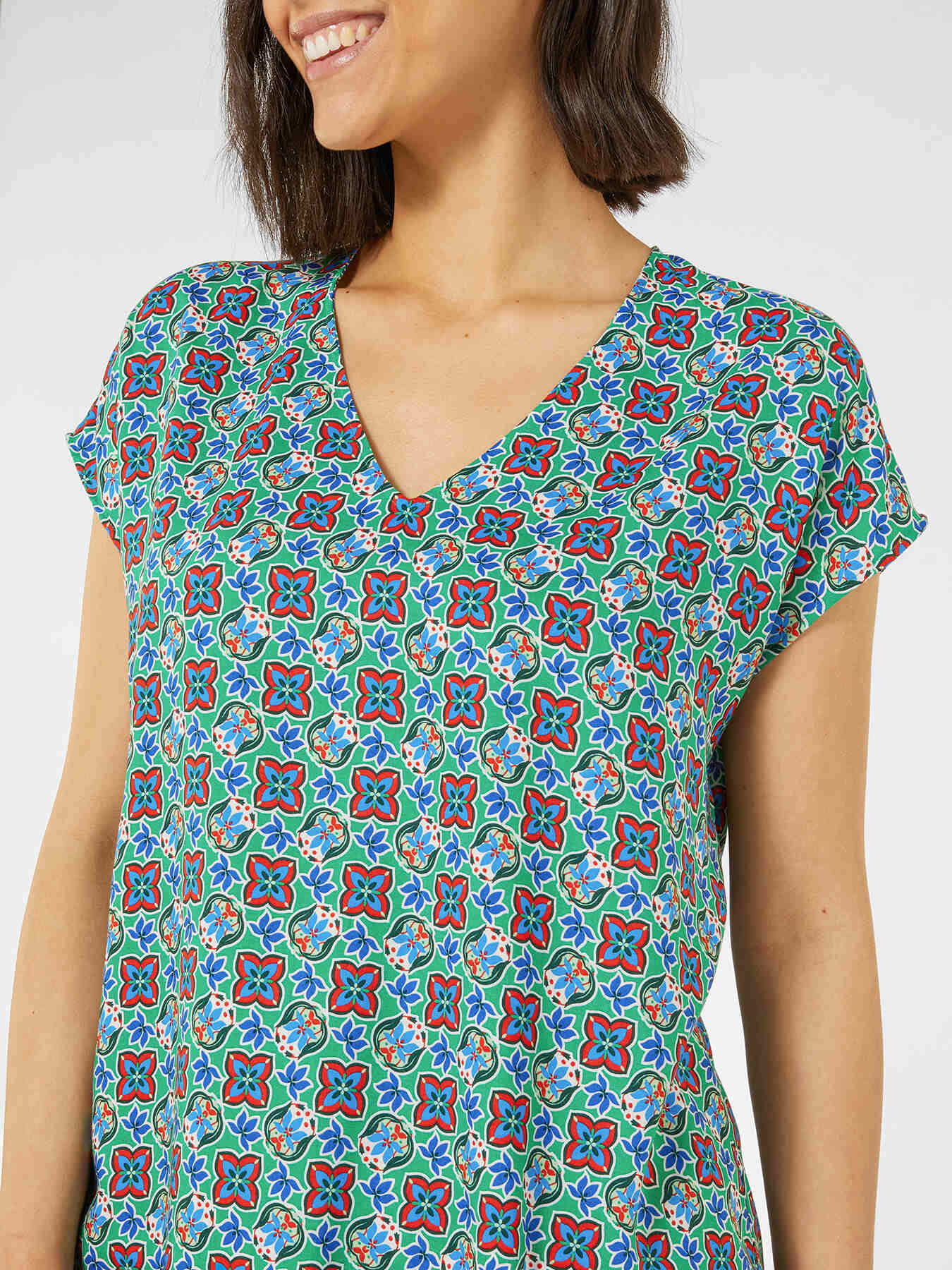 Blouse &agrave; impression ethnique image number 3