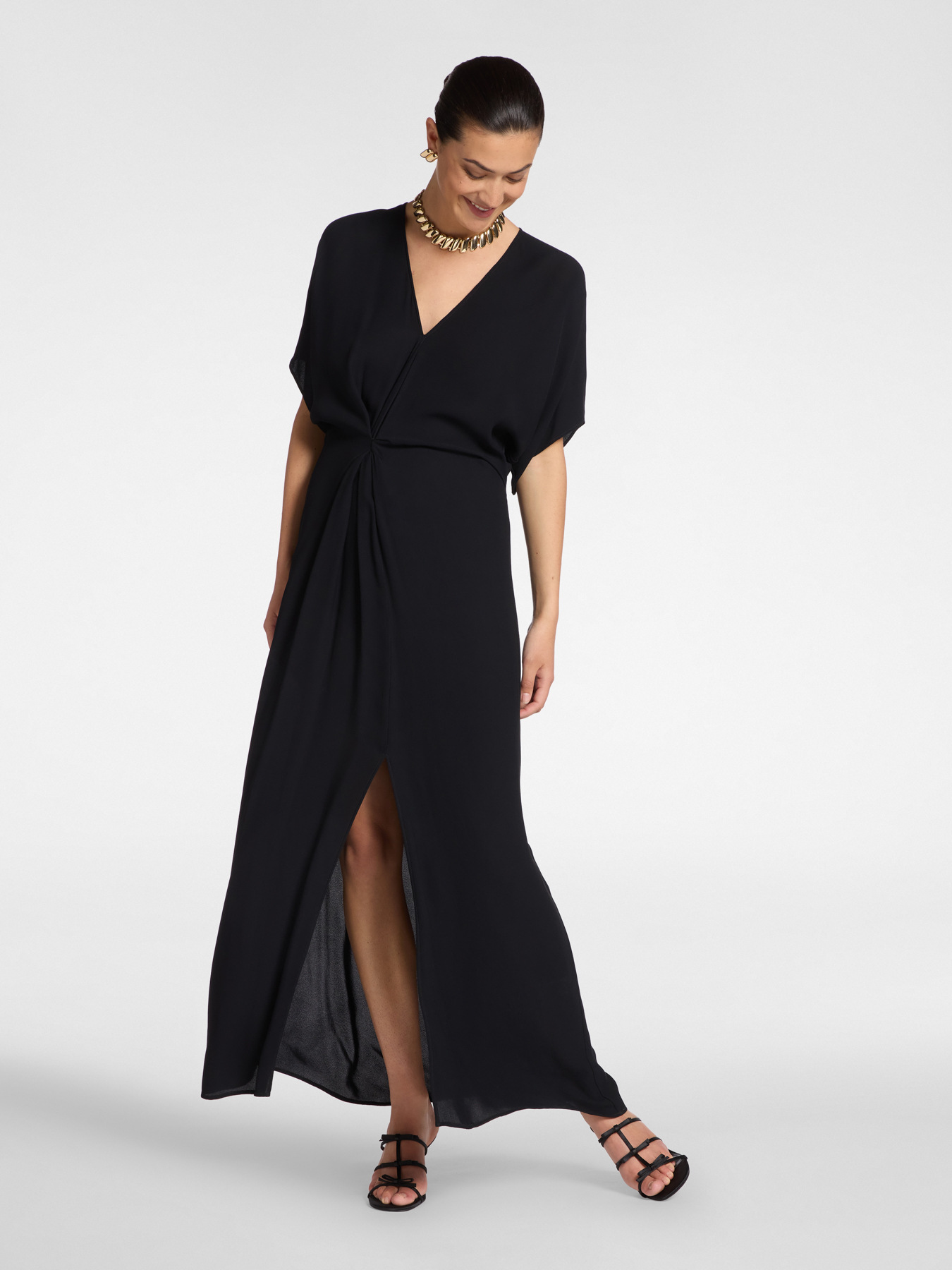 Abito lungo in cr&ecirc;pe de chine con drappeggio image number 2