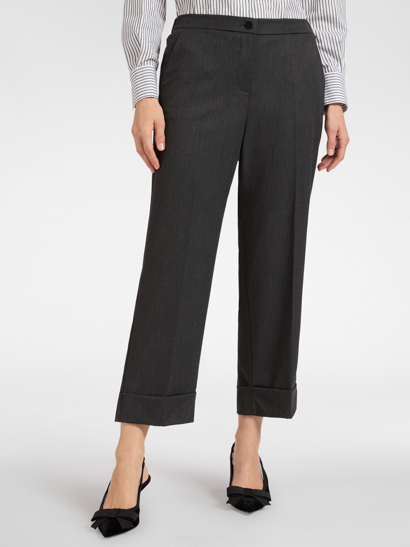 Verk&uuml;rzte Hose mit B&uuml;ndchen image number 2